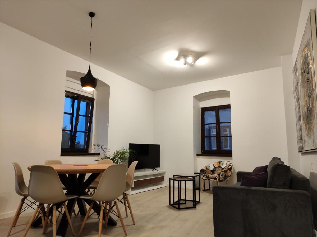 Apartvilla Castropola Dış mekan fotoğraf