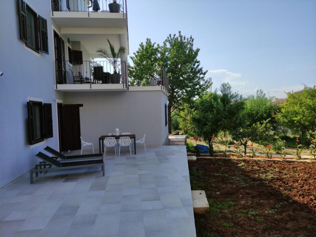 Apartvilla Castropola Dış mekan fotoğraf